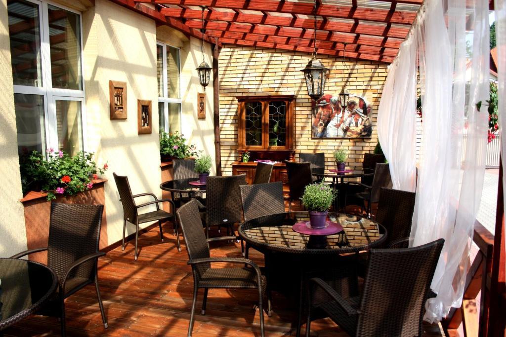 פאביאניצה Hotel Piemont מראה חיצוני תמונה