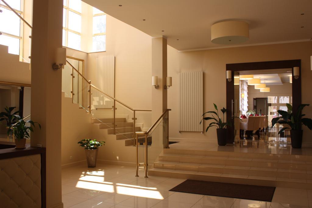 פאביאניצה Hotel Piemont מראה חיצוני תמונה