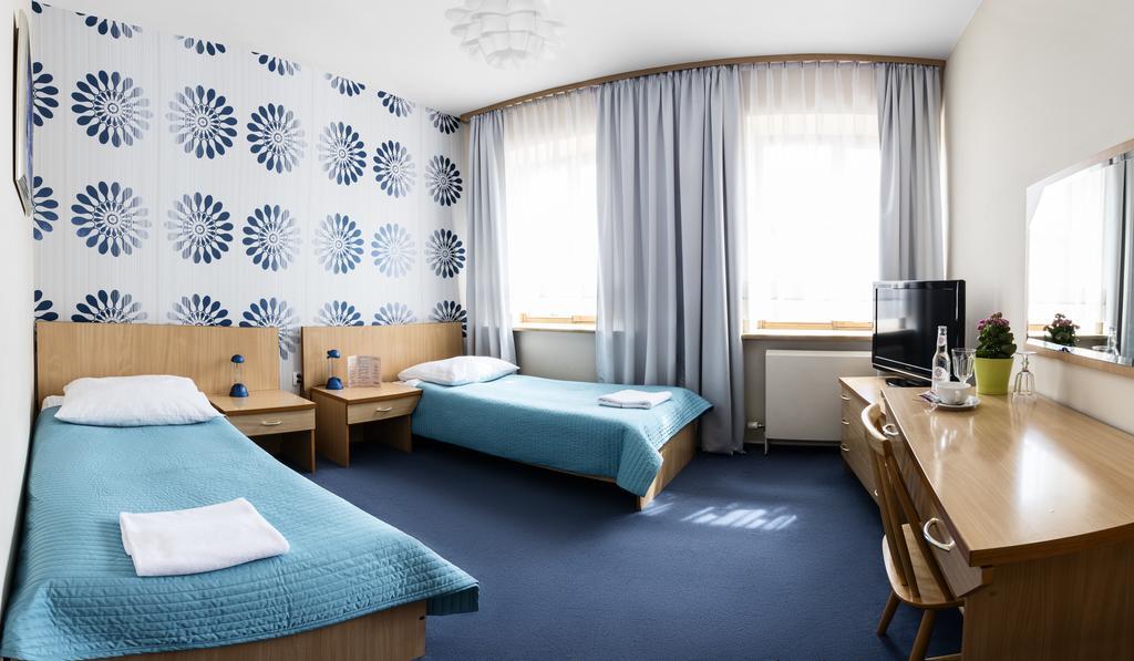 פאביאניצה Hotel Piemont מראה חיצוני תמונה