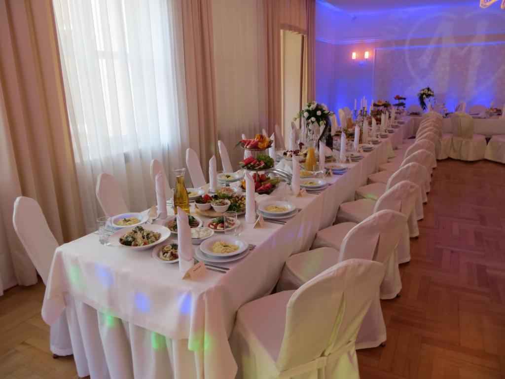 פאביאניצה Hotel Piemont מראה חיצוני תמונה
