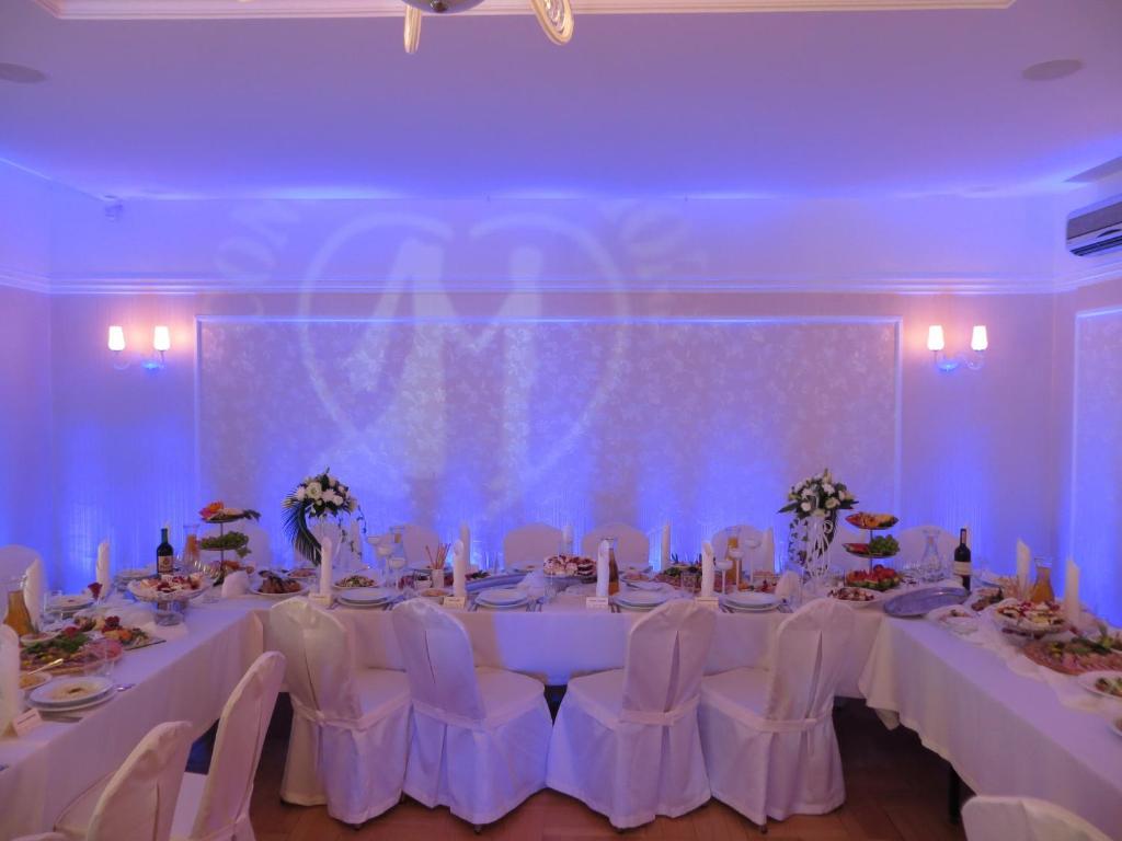 פאביאניצה Hotel Piemont מראה חיצוני תמונה