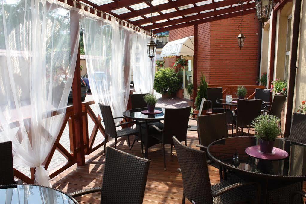פאביאניצה Hotel Piemont מראה חיצוני תמונה