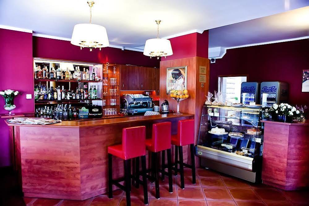 פאביאניצה Hotel Piemont מראה חיצוני תמונה
